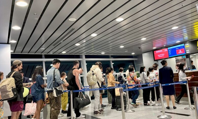 How To Avoid Long Airport Queues